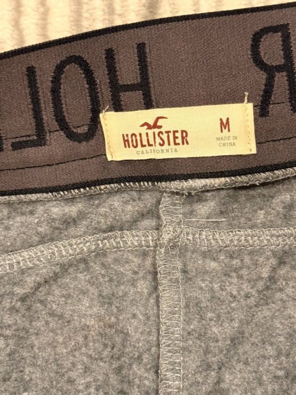 Hollister women's medium camo fleece lined jogger metallic sweatpants MSRP $135 - Picture 2 of 6